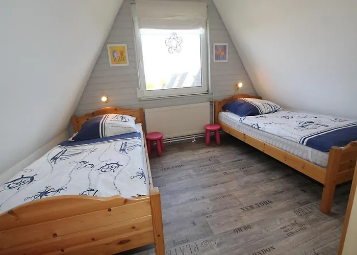Toms Hutte Mit Terrasse In Dornum